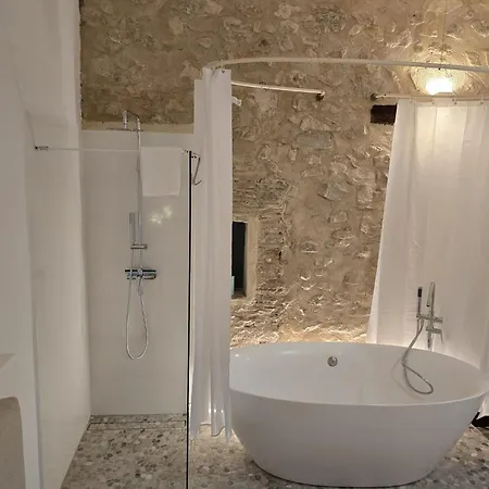 Independiente De 45 M2 Con Banera En Pleno Casco Viejo Apartament